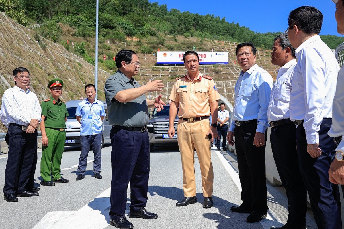 Phiên bản chính thức của 555Win kiểm tra Dự án thành phần đoạn Quảng Ngãi - Hoài Nhơn và Hoài Nhơn - Quy Nhơn. Ảnh: VGP.
