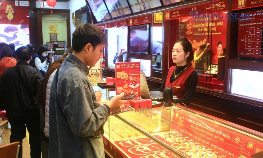 Giá vàng chiều 26/3 đồng loạt giảm