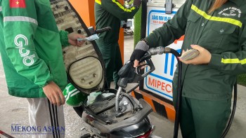 Giá xăng RON 95 tăng hơn 2.000 đồng/lít, dầu diesel tăng gần 4.000 đồng/lít