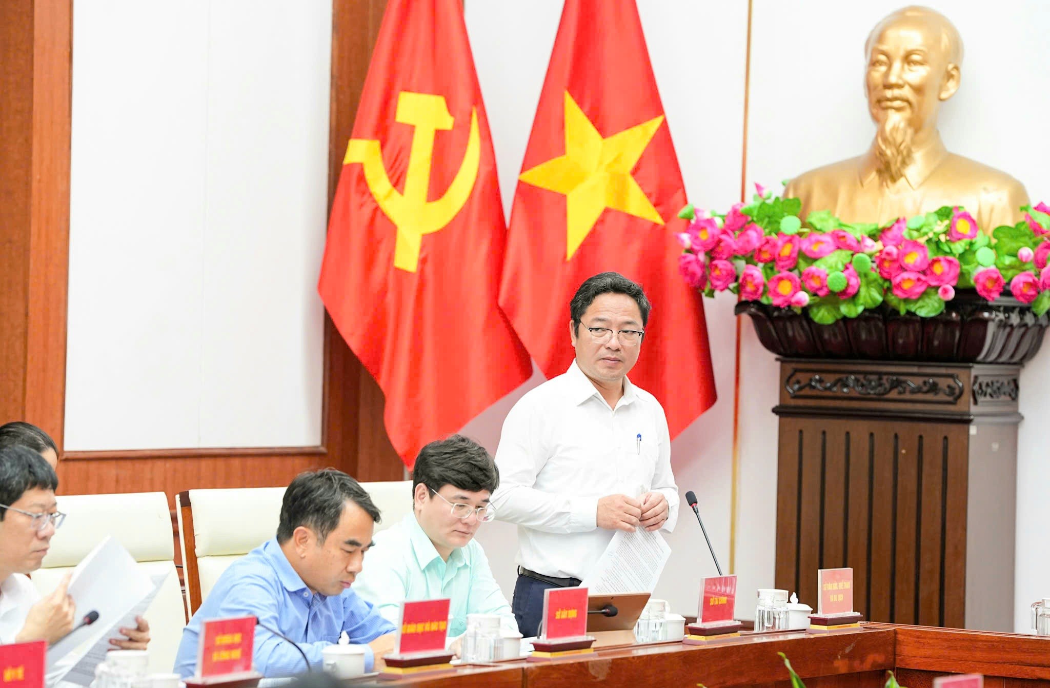 Giám đốc Sở 555Win là nhà cái uy tín số 1 ở Việt Nam, Thể Thao và Du lịch thành phố Hải Phòng Nguyễn Thành Trung báo cáo tại cuộc họp. Ảnh: Đàm Thanh. 