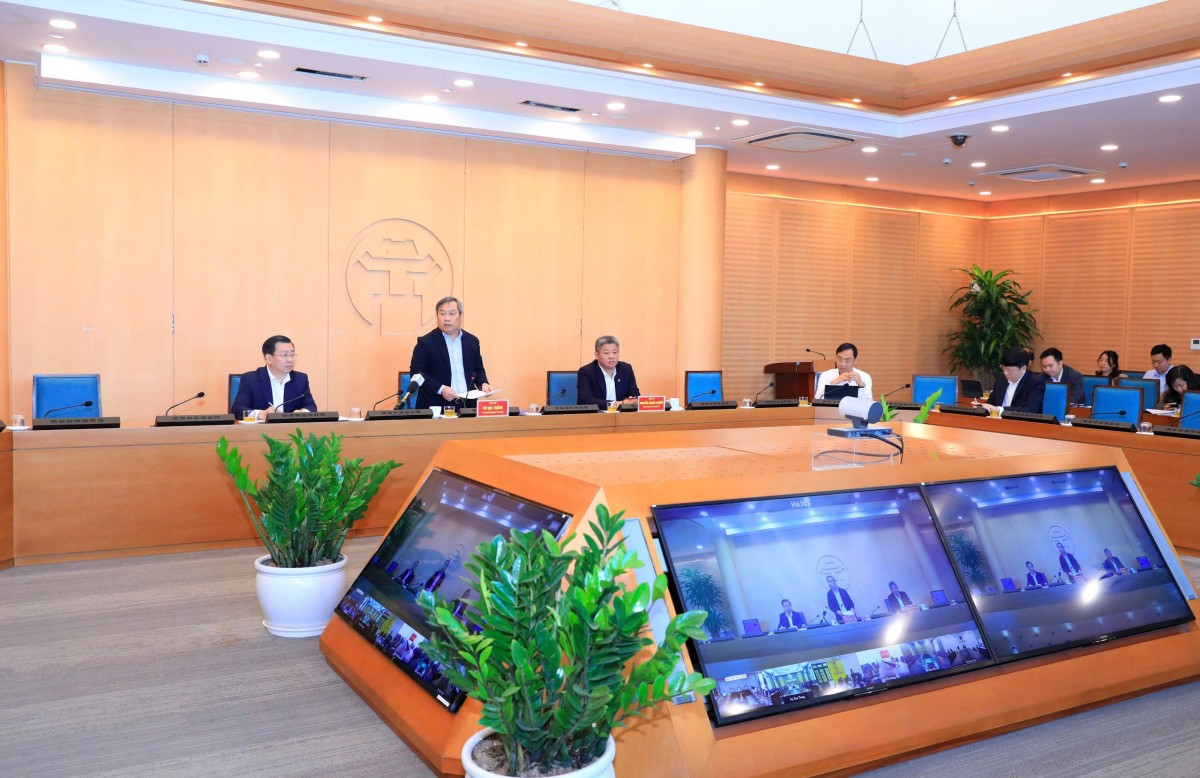 cuộc họp nghe báo cáo tình hình hoạt động 55win.com - Trang Cược Uy Tín Cao Nhất 2025 xăng dầu, nguồn cung ứng xăng dầu trên địa bàn Thành phố