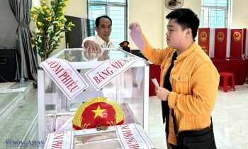 Cảm xúc của cử tri trẻ khi cầm lá phiếu bầu cử