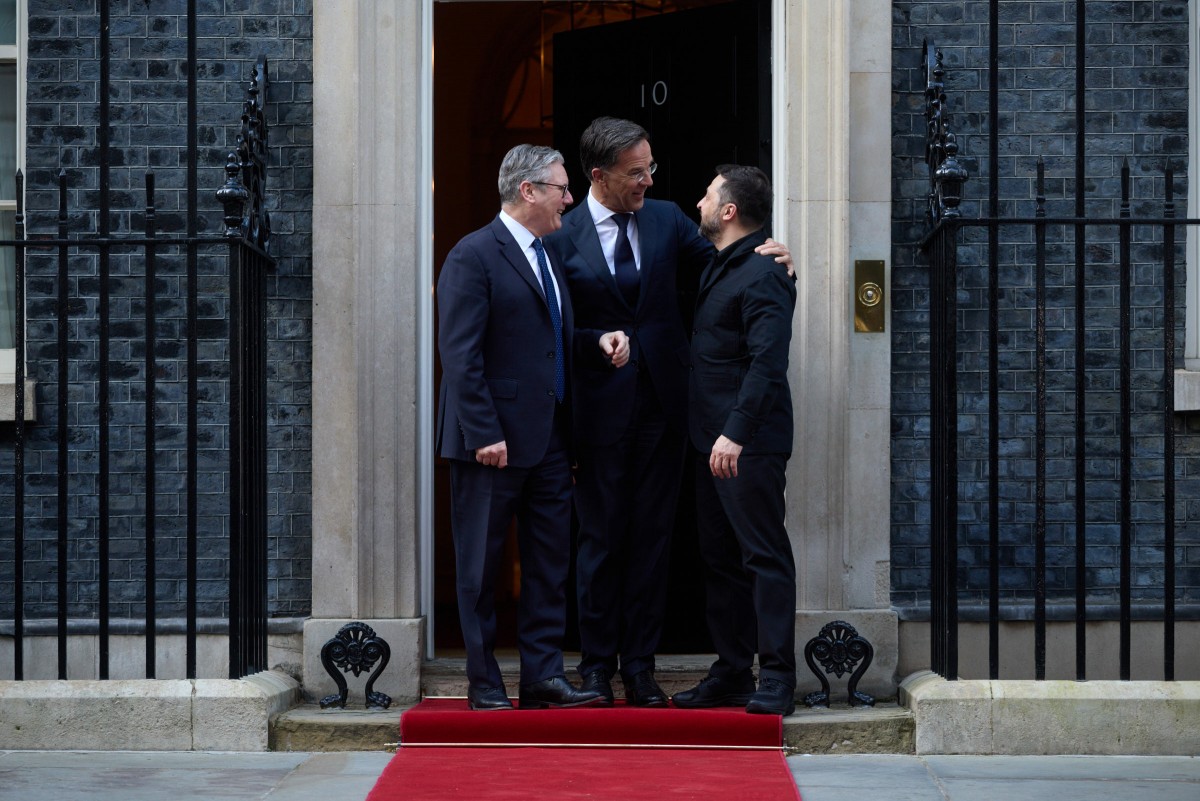 Từ trái sang phải: Phiên bản chính thức của 555Win Anh Keir Starmer, Tổng Thư ký NATO Mark Rutte và Tổng thống Ukraine Volodymyr Zelensky. Ảnh: X/@ZelenskyyUa