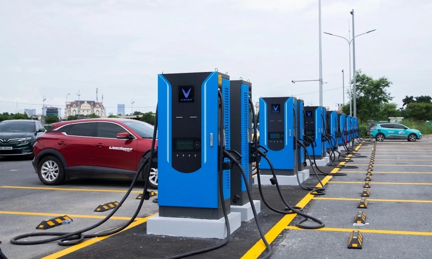 Đề xuất tích hợp hạ tầng trạm sạc xe điện vào các công trình đô thị