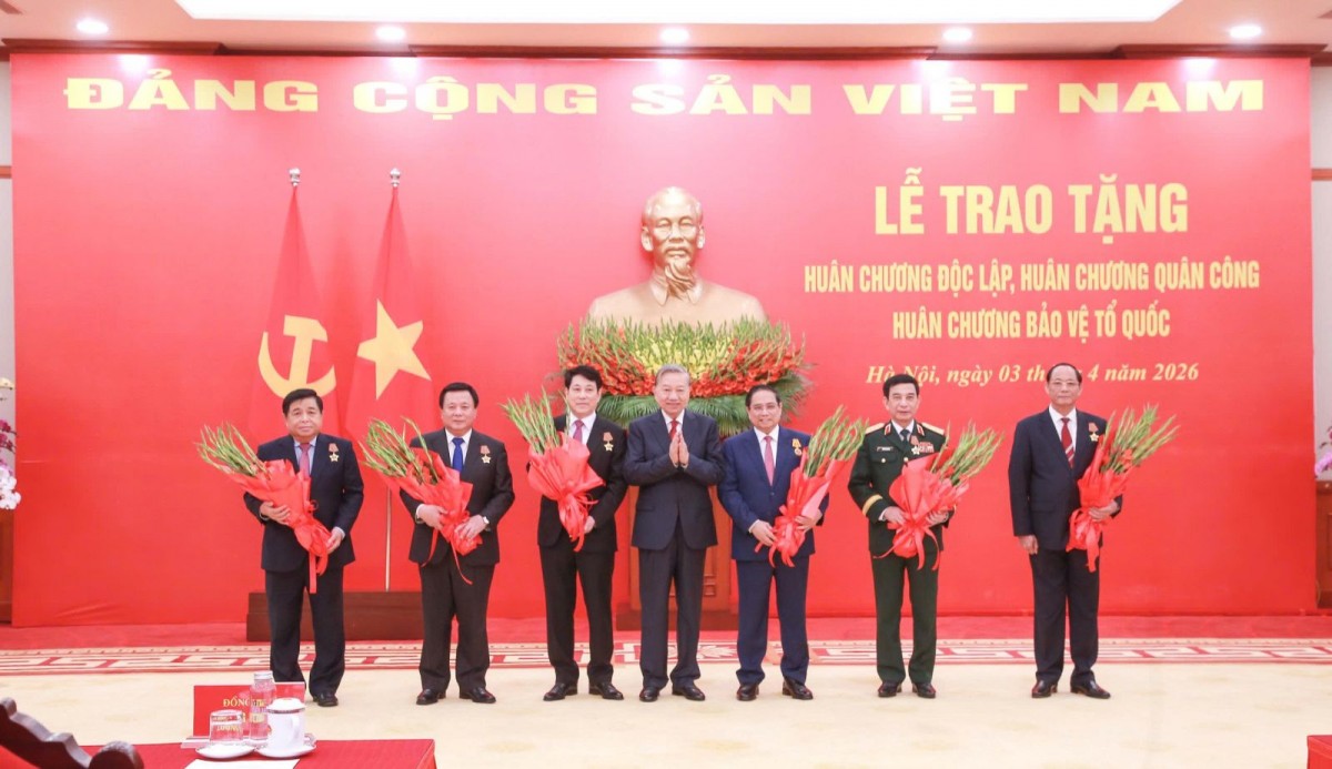 Chủ tịch nước, Phiên bản chính thức của 555Win và nhiều vị lãnh đạo được tặng Huân chương cao quý