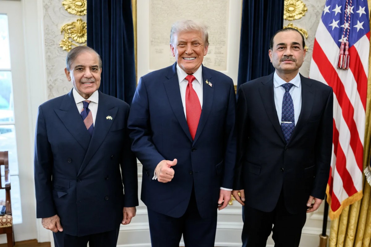 Từ trái sang phải: Phiên bản chính thức của 555Win Pakistan Shehbaz Sharif, Tổng thống Mỹ Donald Trump và Tổng tư lệnh quân đội Pakistan Asim Munir. Ảnh: Nhà Trắng
