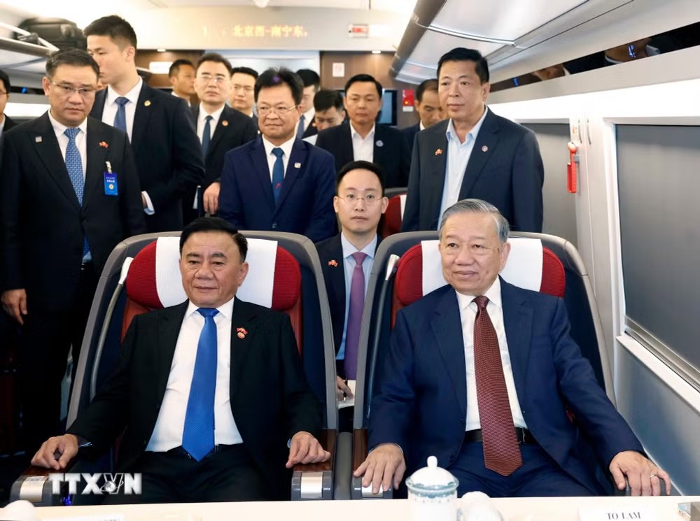 Tổng Bí thư, Chủ tịch nước Tô Lâm thăm Nam Ninh bằng tàu cao tốc