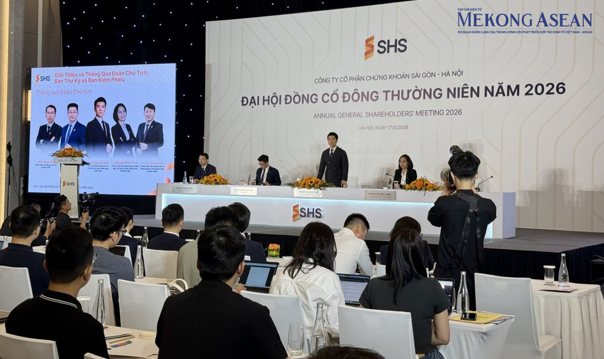 ĐHĐCĐ SHS: Hơn 2.800 cổ đông tham dự, nhà đầu tư nô nức nhận quà