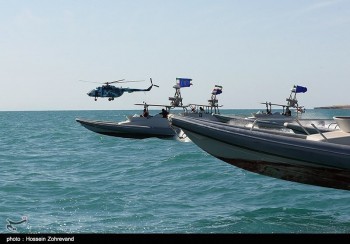 Tàu chở dầu bị tấn công khi đi qua Eo biển Hormuz