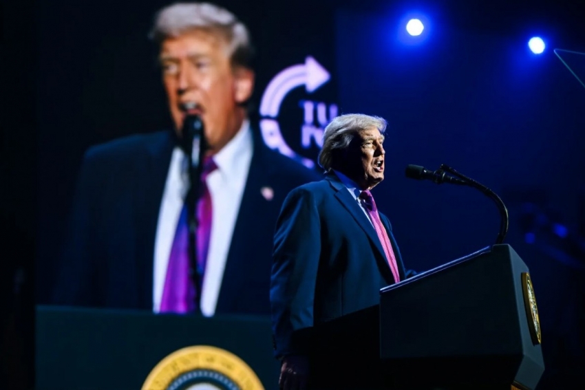 Tổng thống Trump gia hạn lệnh ngừng bắn với Iran