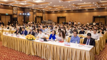 Cổ đông cảm ơn ban lãnh đạo Vingroup vì cổ phiếu tăng giá