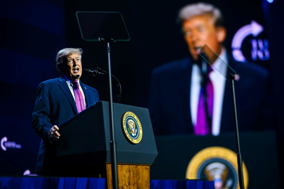 Ông Trump nói Iran đóng Eo biển Hormuz vì muốn giữ thể diện