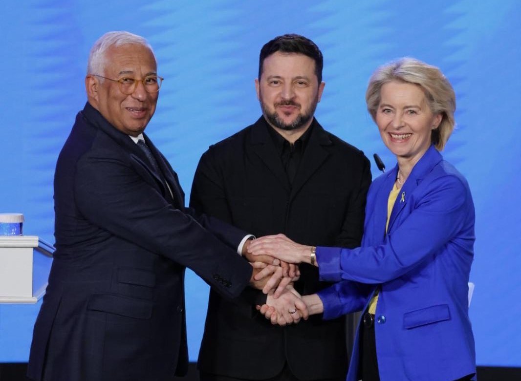 Từ trái sang phải: Chủ tịch Hội đồng châu Âu Antonio Costa, Tổng thống Ukraine Volodymyr Zelensky và Chủ tịch Ủy ban châu Âu Ursula von der Leyen, Ảnh: X/@vonderleyen