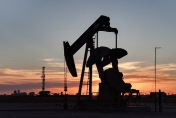 Mỹ - Iran bế tắc đàm phán, giá dầu tăng vượt mốc 100 USD/thùng