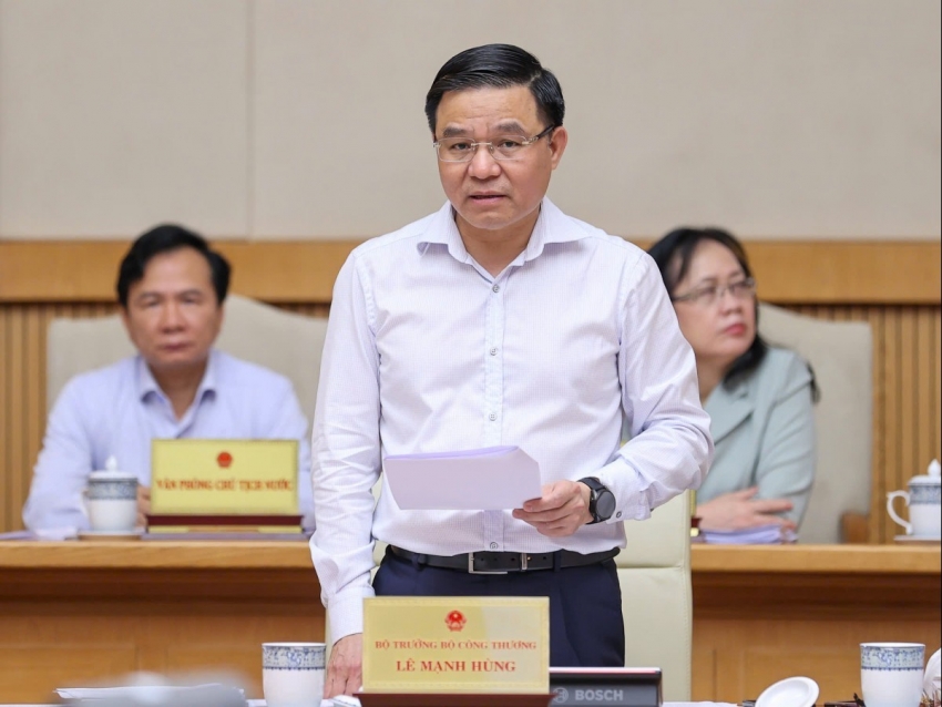 Bộ trưởng Công Thương: Nguồn cung xăng dầu và điện được bảo đảm, không để gián đoạn