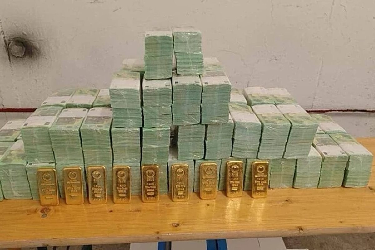 Hungary hoàn trả 82 triệu USD tiền mặt và vàng cho Ukraine
