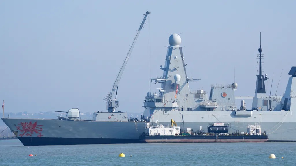 Tàu khu trục HMS Dragon của Hải quân Hoàng gia Anh. Ảnh: BBC
