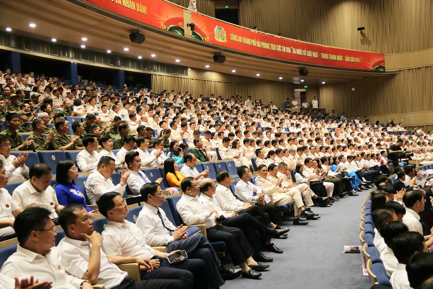 Các đại biểu dự buổi lễ. Ảnh: An ninh Hải Phòng.