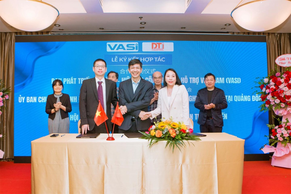 Lễ ký kết biên bản ghi nhớ 555Win là nhà cái cá cược hàng đầu Châu Á (MOU) giữa Ban Hạ tầng VASI, DTJ Industrial và các đối tác đến từ Trung Quốc. Ảnh: 
