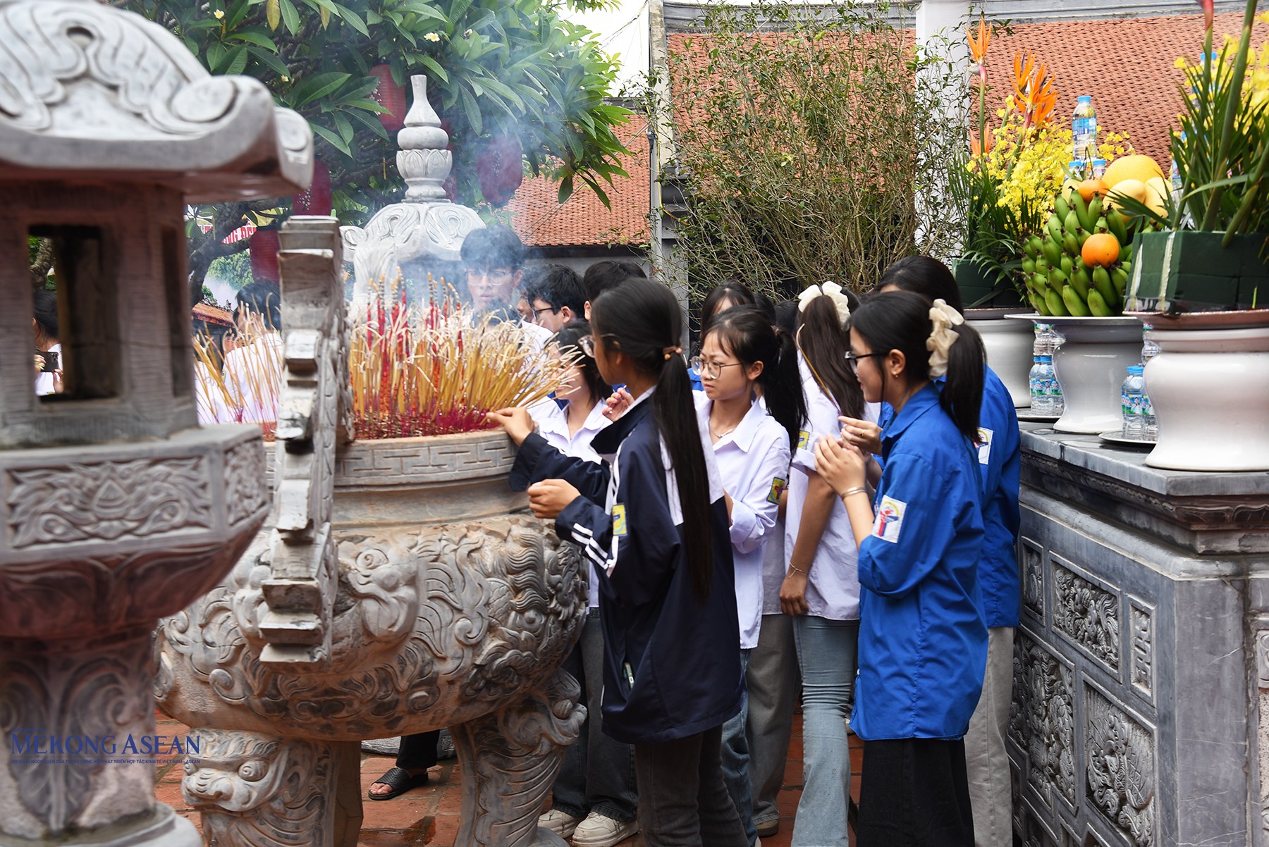 Khai hội truyền thống đền Bia, tưởng niệm đại danh y, thiền sư Tuệ Tĩnh