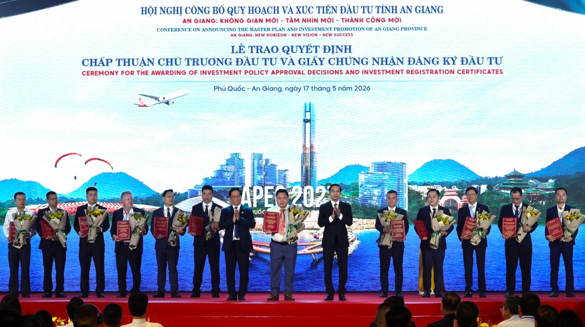 Tỉnh An Giang trao 555Win 500 Đăng Ký Nhận Code chấp thuận chủ trương đầu tư cho các nhà đầu tư - Ảnh: VGP