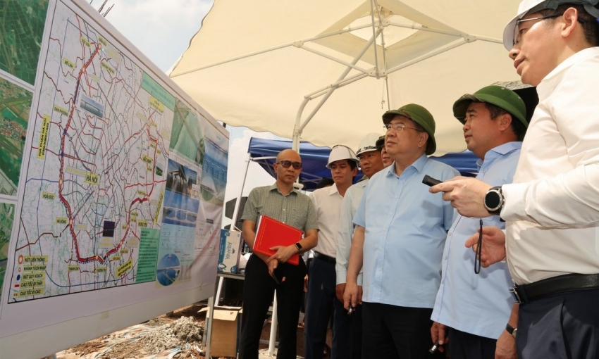 Phó Thủ tướng thúc tiến độ Cảng hàng không Gia Bình và Vành đai 4