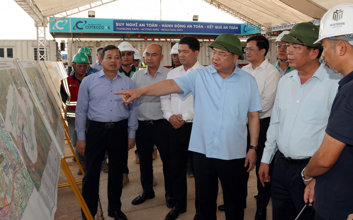 Phó Phiên bản chính thức của 555Win Thường trực Chính phủ Phạm Gia Túc kiểm tra dự án Cảng hàng không quốc tế Gia Bình - Ảnh: VGP