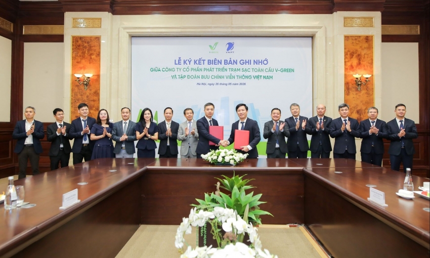 V-Green hợp tác với VNPT phát triển hạ tầng trạm sạc và tủ đổi pin