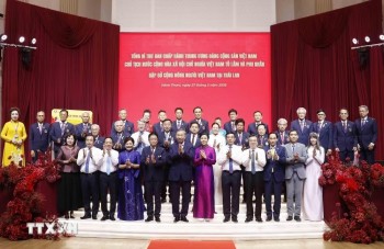 Tổng Bí thư, Chủ tịch nước gặp gỡ cộng đồng người Việt tại Thái Lan