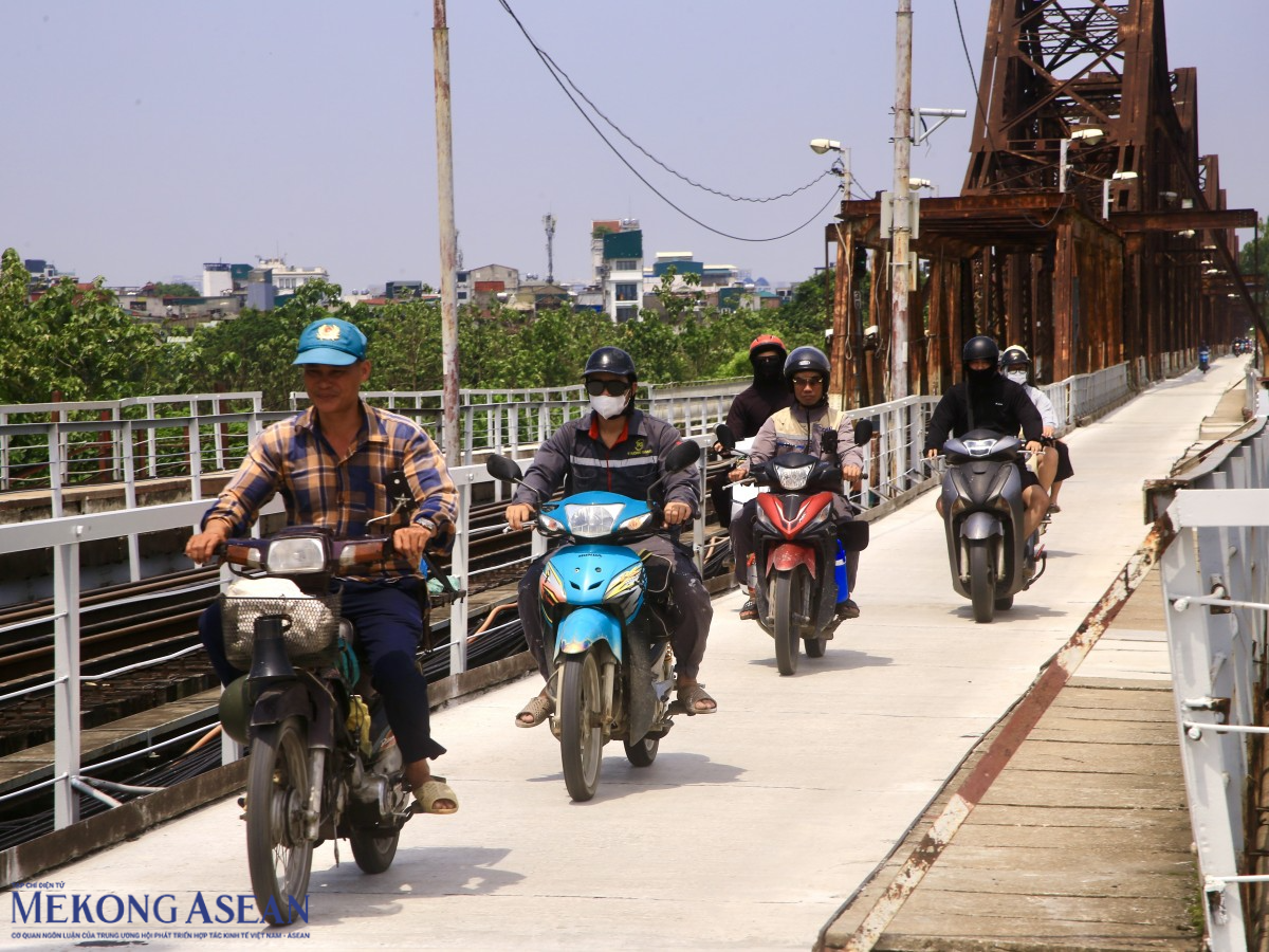 Hà Nội: Lưu thông trở lại trên cầu Long Biên sau thời gian tu sửa