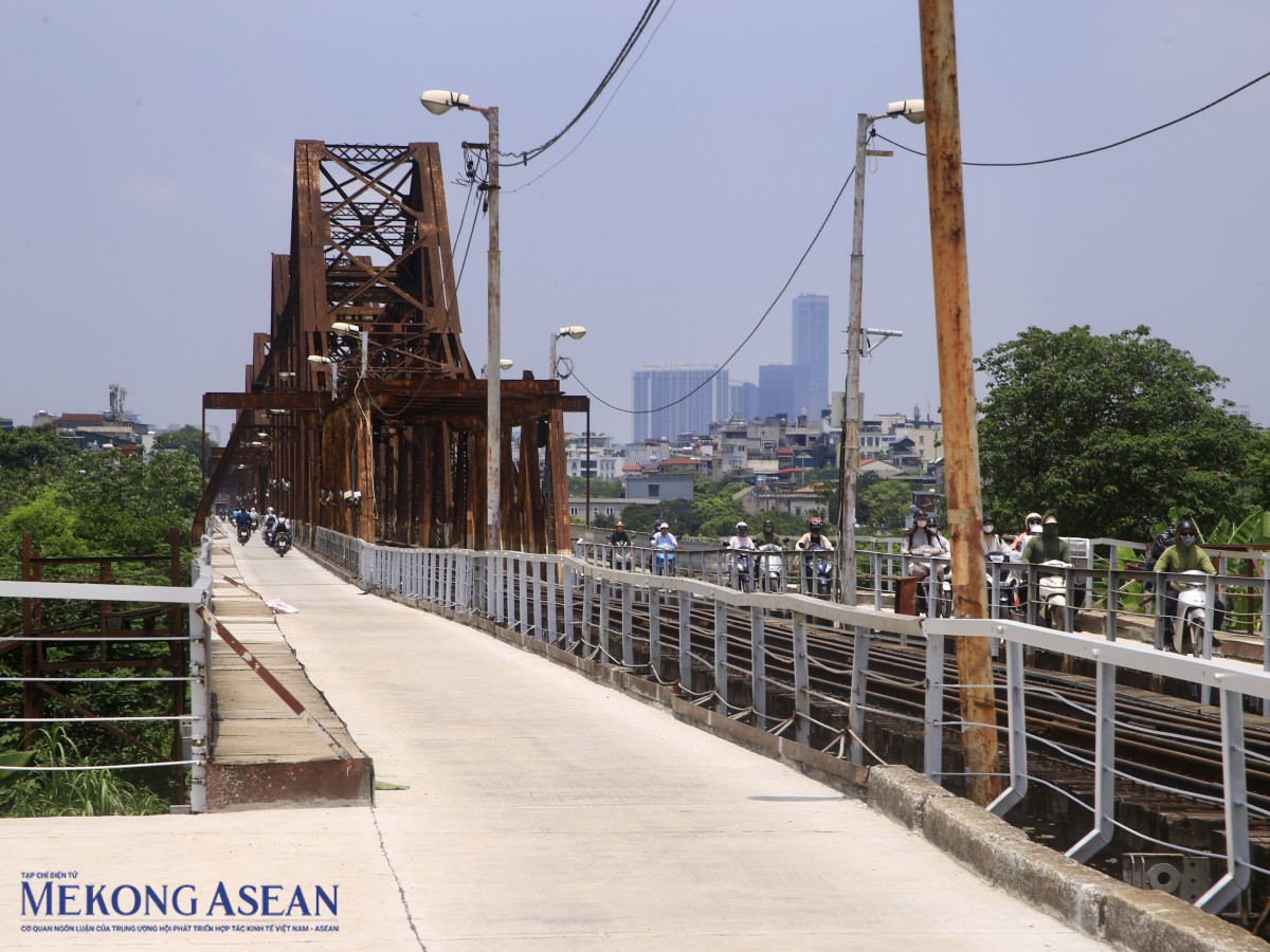 Hà Nội: Lưu thông trở lại trên cầu Long Biên sau thời gian tu sửa