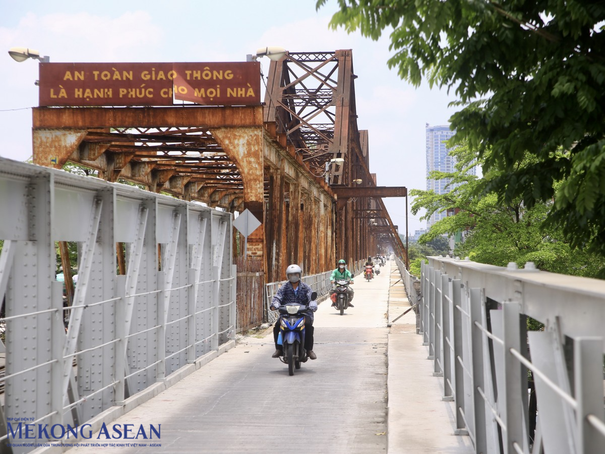 Hà Nội: Lưu thông trở lại trên cầu Long Biên sau thời gian tu sửa