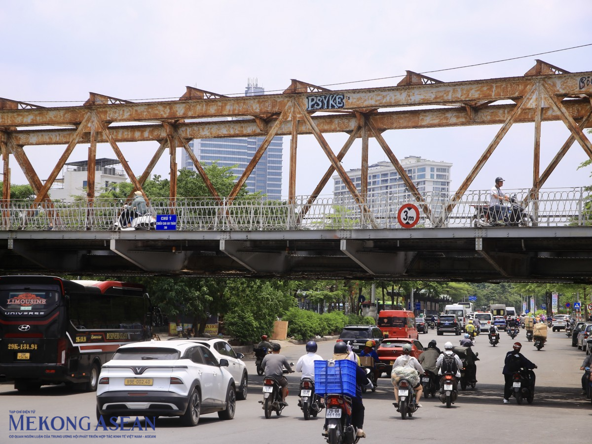 Hà Nội: Lưu thông trở lại trên cầu Long Biên sau thời gian tu sửa