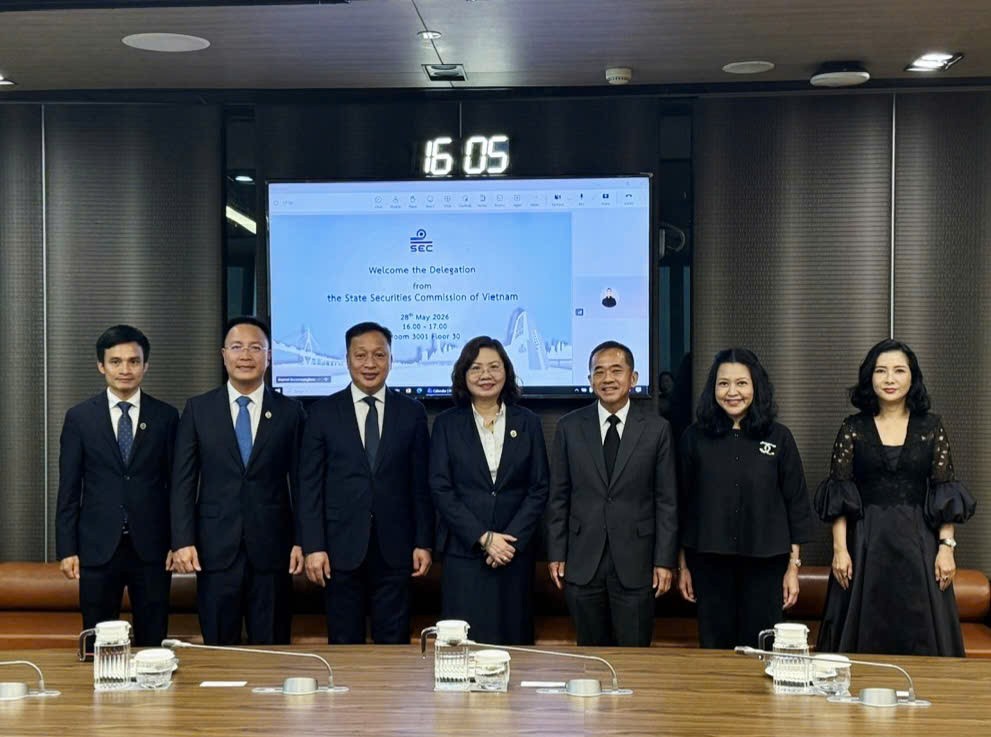 Chủ tịch SEC: Việt Nam đang là điểm đến hấp dẫn của dòng vốn đầu tư