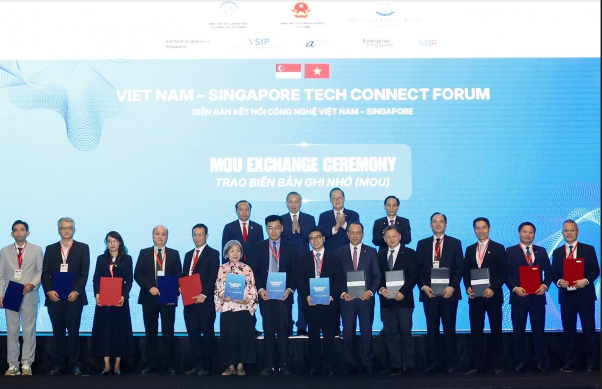 Vietnam Airlines bắt tay đối tác Singapore về khách hàng thân thiết và thanh toán số