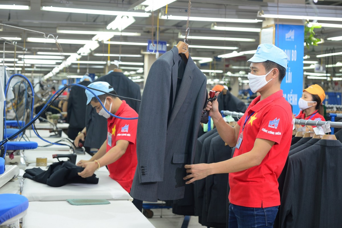 Hai lãnh đạo May 10 xin từ nhiệm trước thềm đại hội cổ đông
