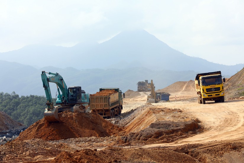 C&aacute;c địa phương ồ ạt xin vốn l&agrave;m đường cao tốc từ g&oacute;i phục hồi KT-XH