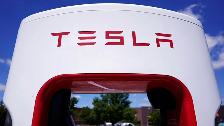 Tesla c&ugrave;ng với Meta v&agrave; một số tập đo&agrave;n c&ocirc;ng nghệ kh&aacute;c l&agrave; c&aacute;c cổ phiếu hoạt động k&eacute;m nhất trong năm 2022.