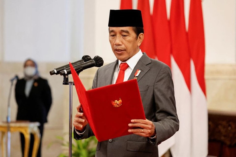 &Ocirc;ng Widodo từng bổ nhiệm Bộ trưởng 555win phien bạn Chính Thức mới v&agrave;o lần cải tổ nội c&aacute;c hồi th&aacute;ng 6/2022. Ảnh: Reuters