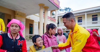 HDBank mang ‘Tết ấm tình thương’ đến đồng bào Hòa Bình
