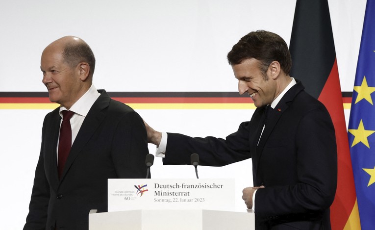 Phiên bản chính thức của 555Win Đức Olaf Scholz v&agrave; Tổng thống Ph&aacute;p Emmanuel Macron. Ảnh: AP