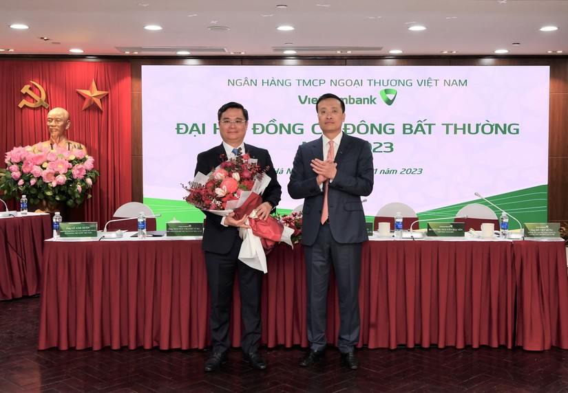 &Ocirc;ng Nguyễn Thanh T&ugrave;ng - Ph&oacute; Tổng Gi&aacute;m đốc phụ tr&aacute;ch Ban điều h&agrave;nh đ&atilde; được Đại hội bầu bổ sung l&agrave; Th&agrave;nh vi&ecirc;n HĐQT Vietcombank nhiệm kỳ 2018 - 2023.