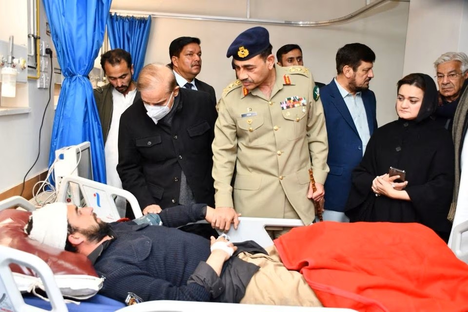 Số người thiệt mạng trong vụ đ&aacute;nh bom liều chết ở Pakistan tăng l&ecirc;n 59 ảnh 7