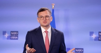 Ngoại trưởng Kuleba: 'Ukraine sẽ chiến đấu bằng xẻng nếu hết vũ khí'