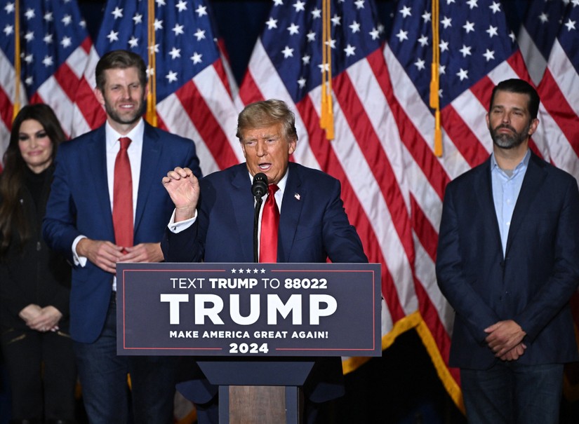 Cựu Tổng thống Mỹ Donald Trump ph&aacute;t biểu tại Des Moines, Iowa, ng&agrave;y 15/1. Ảnh: AFP