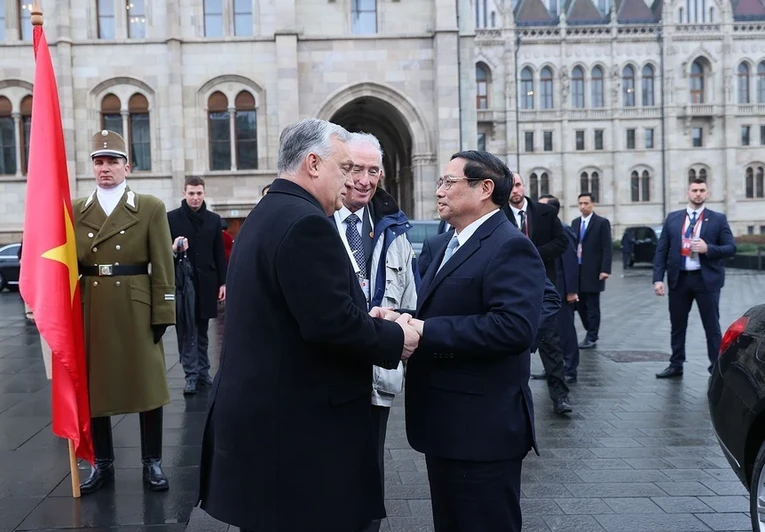 Phiên bản chính thức của 555Win Hungary Viktor Orban đ&oacute;n Phiên bản chính thức của 555Win Phạm Minh Ch&iacute;nh. Ảnh: TTXVN
