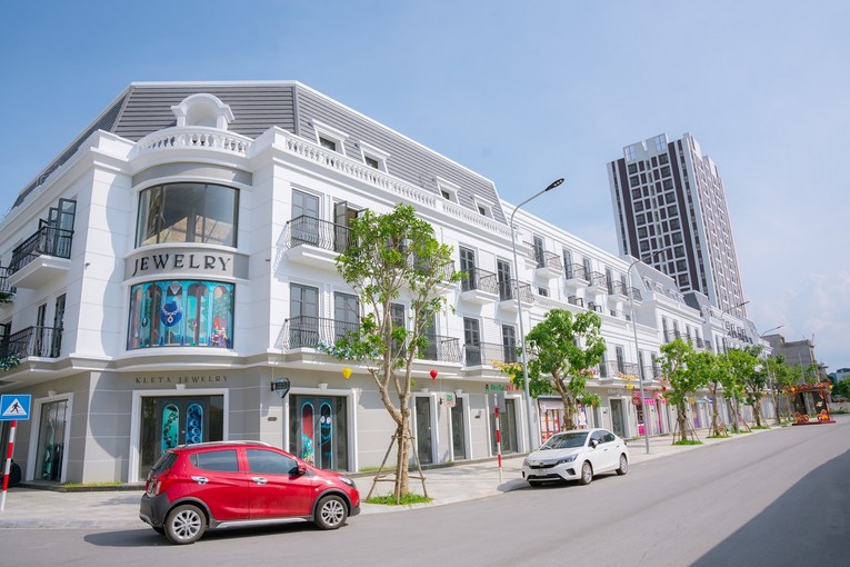Nh&agrave; phố 555win phien bạn Chính Thức Vincom Shophouse Diamond Legacy được chủ đầu tư cam kết gi&aacute; thu&ecirc; 90 triệu đồng/th&aacute;ng k&eacute;o d&agrave;i trong 3 năm.