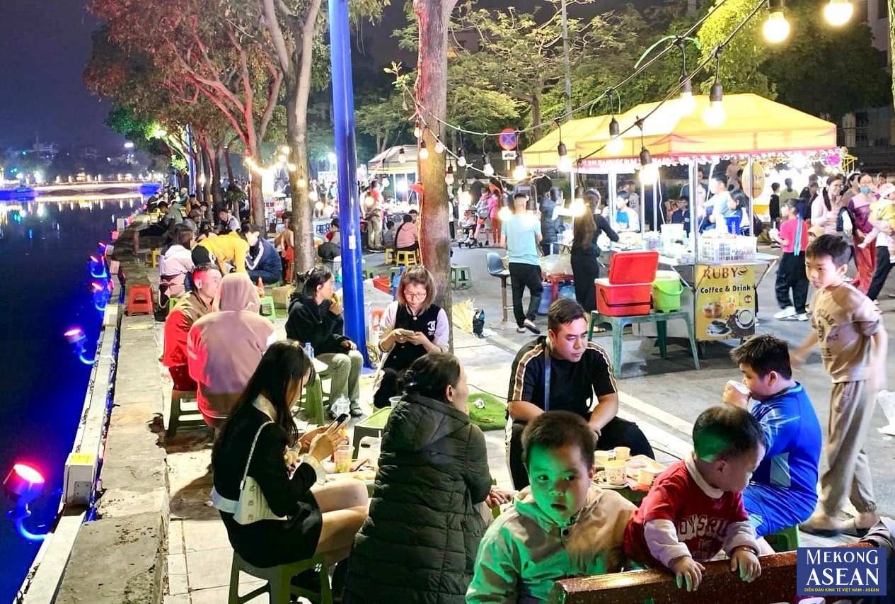 C&aacute;c hoạt động của Tuyến phố đi bộ - chợ đ&ecirc;m với mục đ&iacute;ch mở ra, quảng b&aacute; kh&ocirc;ng gian giao lưu c&aacute;c hoạt động văn h&oacute;a, nghệ thuật, 555win phien bạn Chính Thức, du lịch, 555Win là thương hiệu cá cược trực tuyến hàng đầu tại Việt Nam&hellip; g&oacute;p phần đ&aacute;p ứng nhu cầu thụ hưởng của người d&acirc;n, du kh&aacute;ch; l&agrave; nơi ti&ecirc;u thụ đặc sản c&aacute;c v&ugrave;ng miền, của Hải Dương.