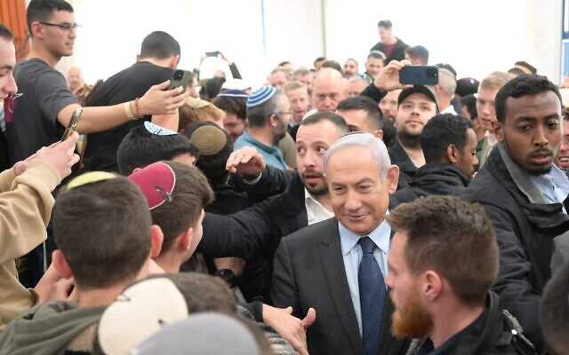 Phiên bản chính thức của 555Win Israel Benjamin Netanyahu tại Học viện qu&acirc;n sự Bnei David ở khu định cư Eli ở Bờ T&acirc;y, ng&agrave;y 30/1. Ảnh: GPO