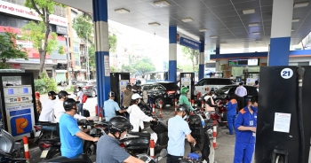 VCCI đề xuất để doanh nghiệp 'tự quyết' giá bán lẻ xăng dầu